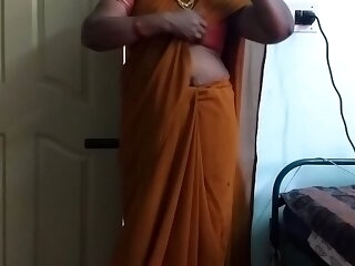 desi  indian horny tamil telugu kannada malayalam hindi supremo wife wearing saree vanitha showing big special and shaved pussy disquiet enduring special disquiet chew rubbing pussy masturbation